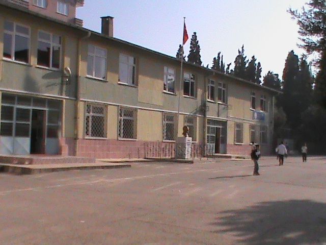 Ulubatlıhasan İlkokulu 