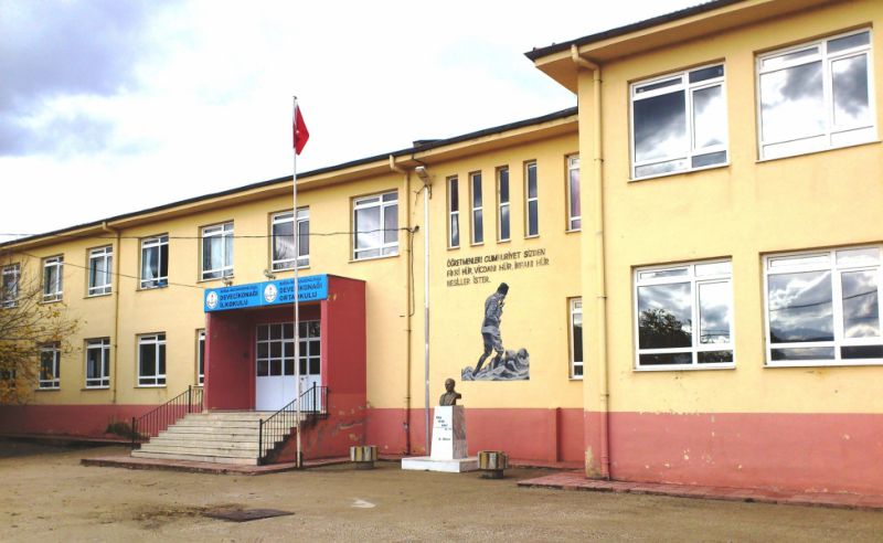 Devecikonağı Ortaokulu 