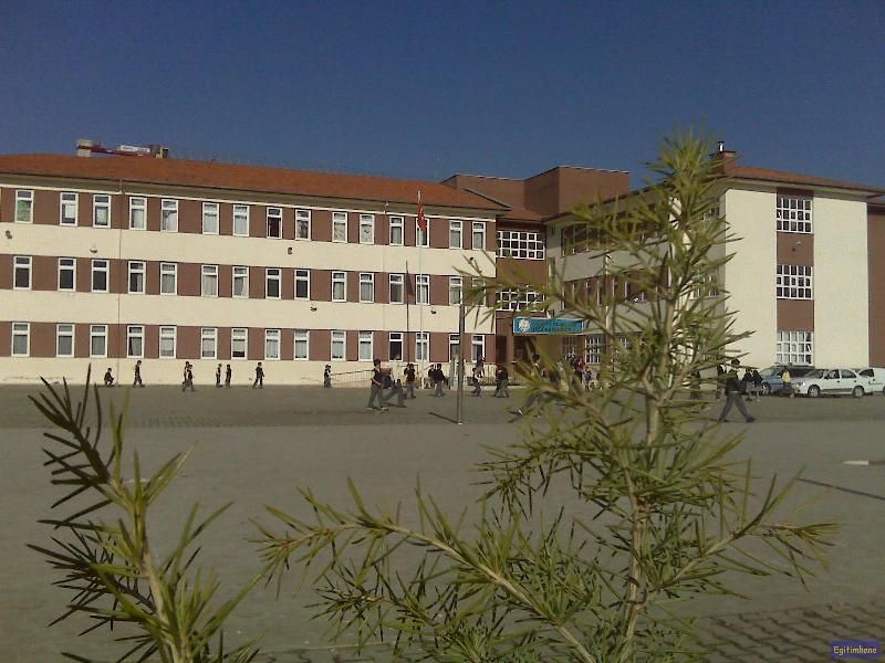 Şehit Kara Pilot Yüzbaşi Hakan Tan Ortaokulu 