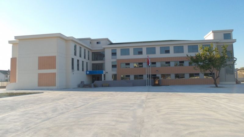 Meral-Muammer Ağim Ortaokulu 