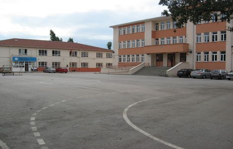Yunuseli Hacı Naciye Kanalici Ortaokulu 