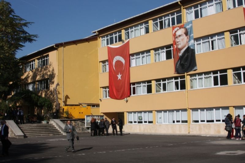 Cumhuriyet Anadolu Lisesi 