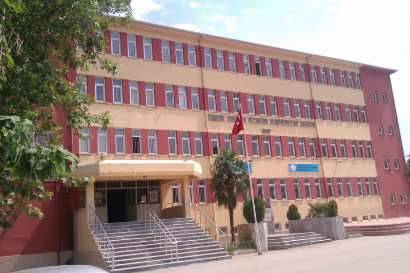 Erdem Bayazıt Ortaokulu 