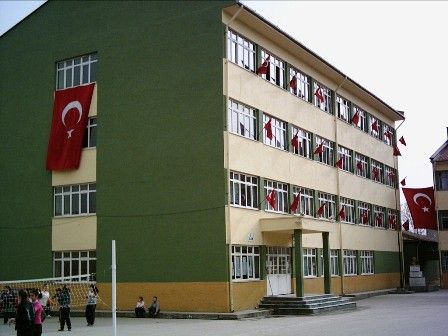 Hatice Salih İlkokulu 