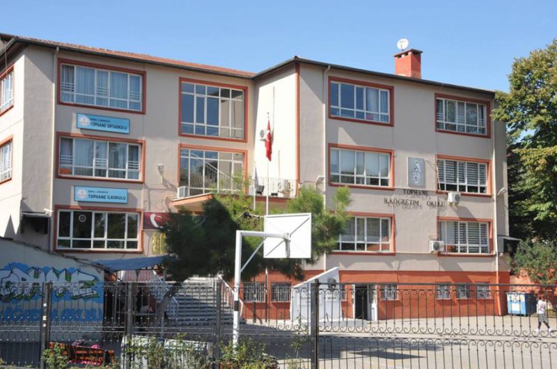 Tophane İlkokulu 