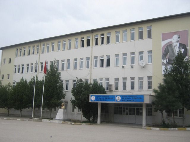 M.nezir Gencer Ortaokulu 