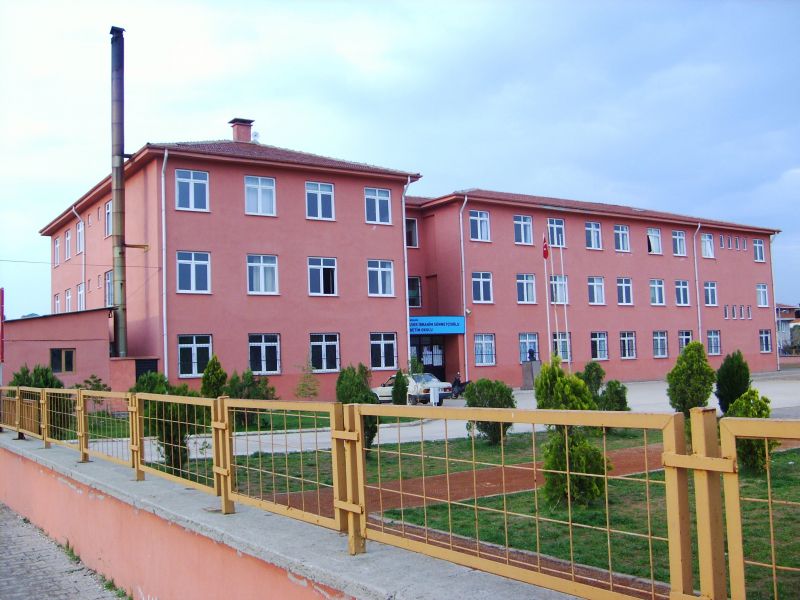 Müyesser İbrahim Sünnetçioğlu Ortaokulu 