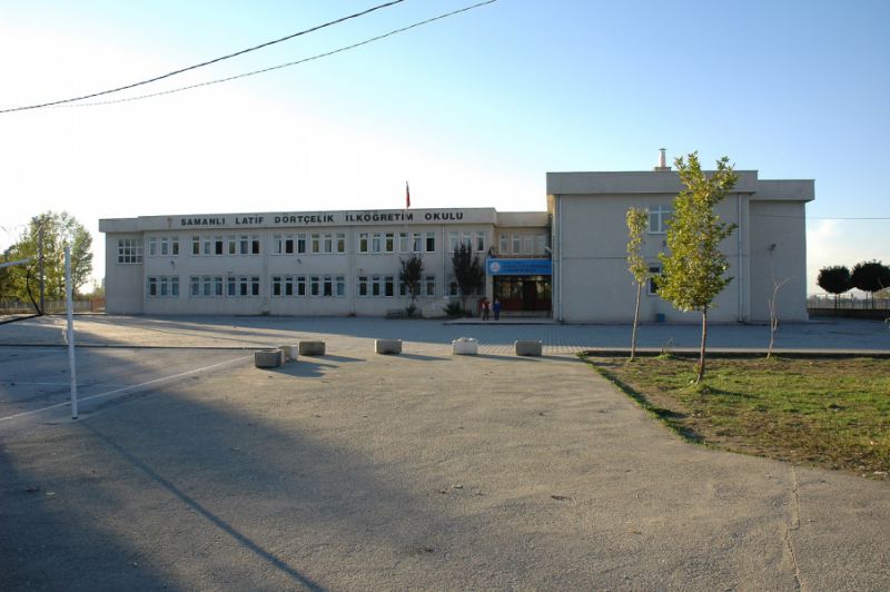 Samanlı Latif Dörtçelik Ortaokulu 