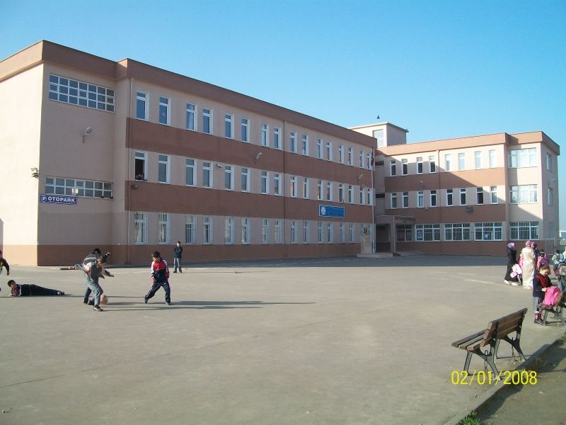 Nurettin-Gülten Kutlucan Ortaokulu 