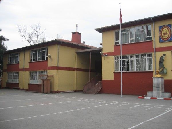 Namazgah İhsan Dikmen İlkokulu 