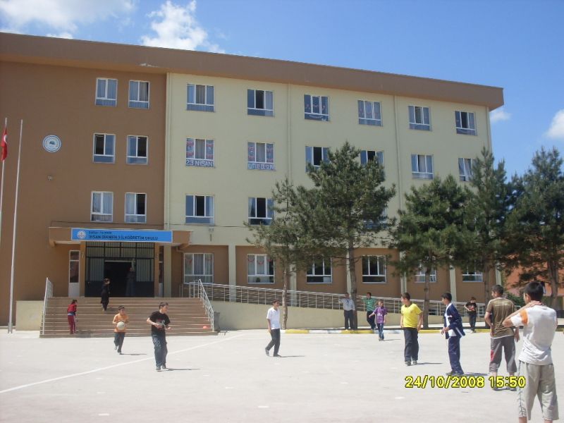 İhsan Dikmen 3. Ortaokulu 