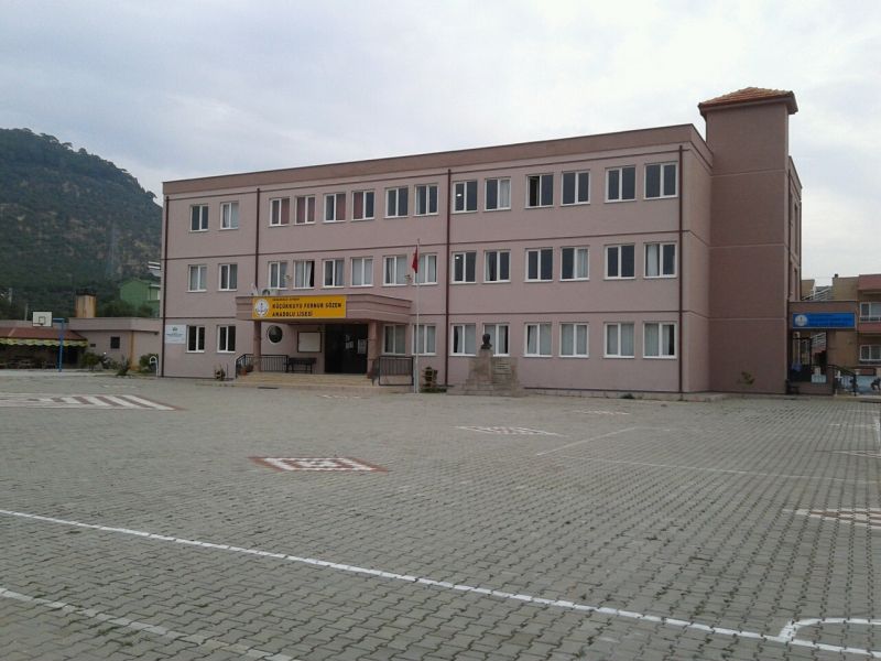 Küçükkuyu Fernur Sözen İmam Hatip Ortaokulu 