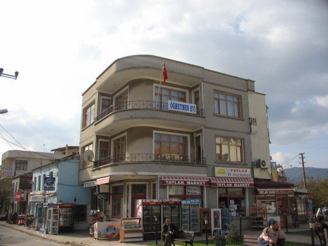 Öğretmen Evi Ve Akşam Sanat Okulu 