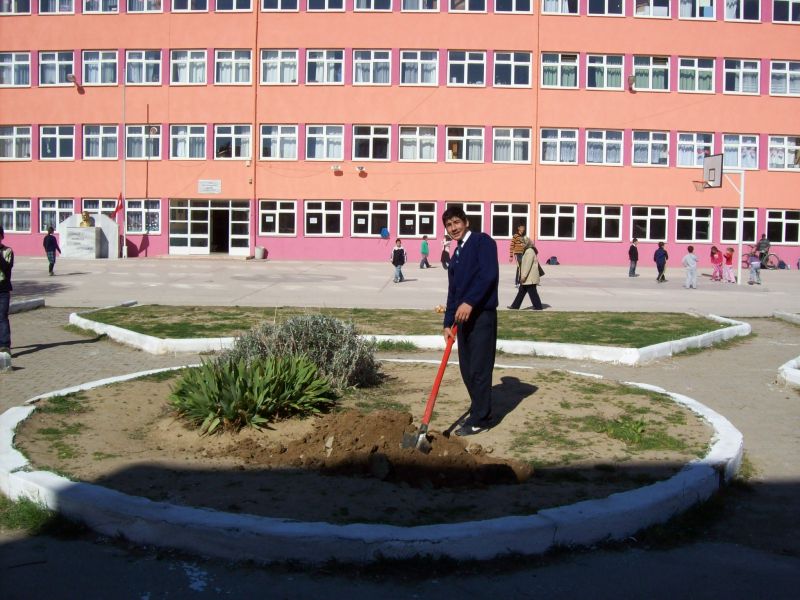 Atatürk İlkokulu 
