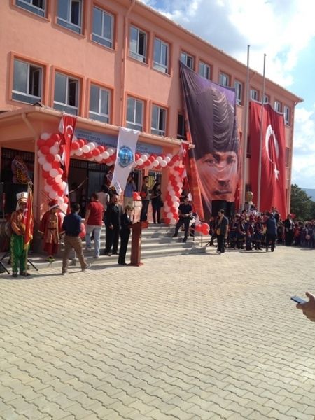 Merkez Işıklar Muharrem Yılmaz Ortaokulu 