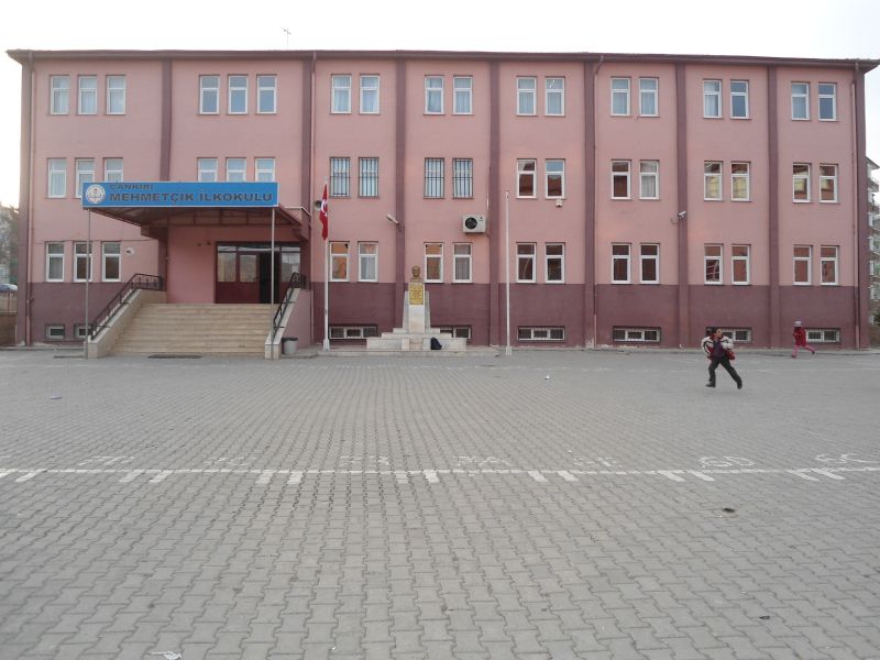 Mehmetçik İlkokulu 