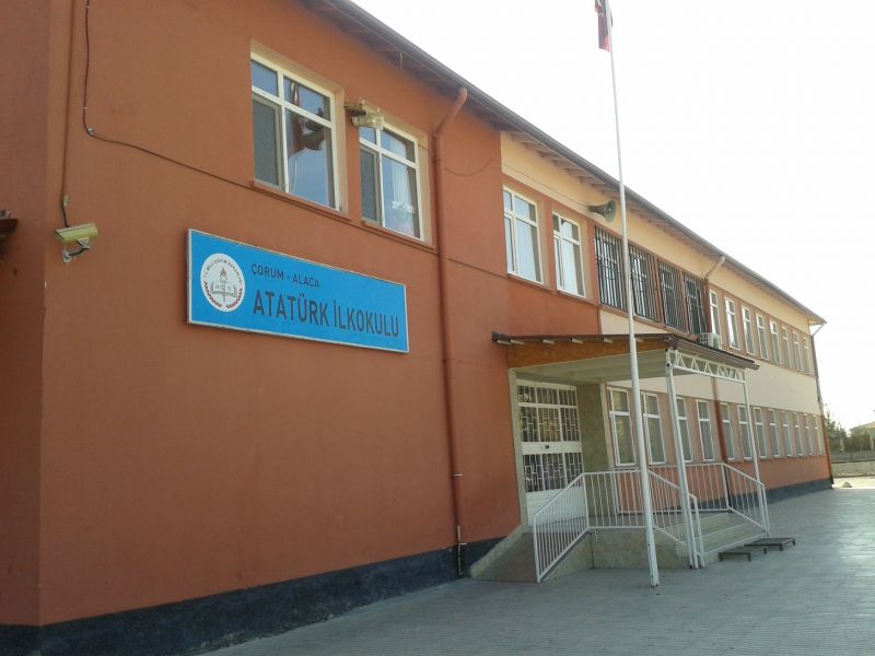 Atatürk İlkokulu 