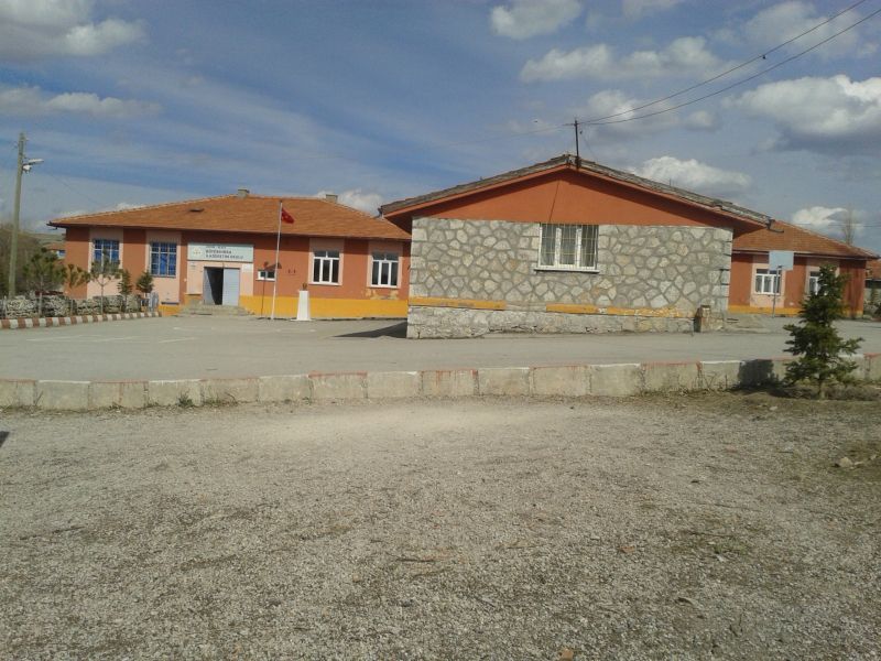 Büyük Hırka İlkokulu 