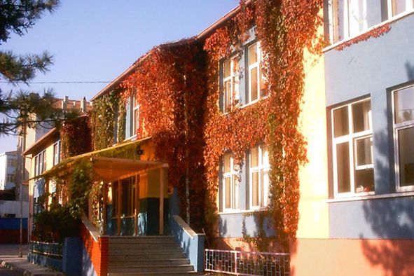 Azmimilli Ortaokulu 