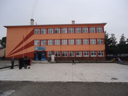 Yunus Emre İlkokulu 