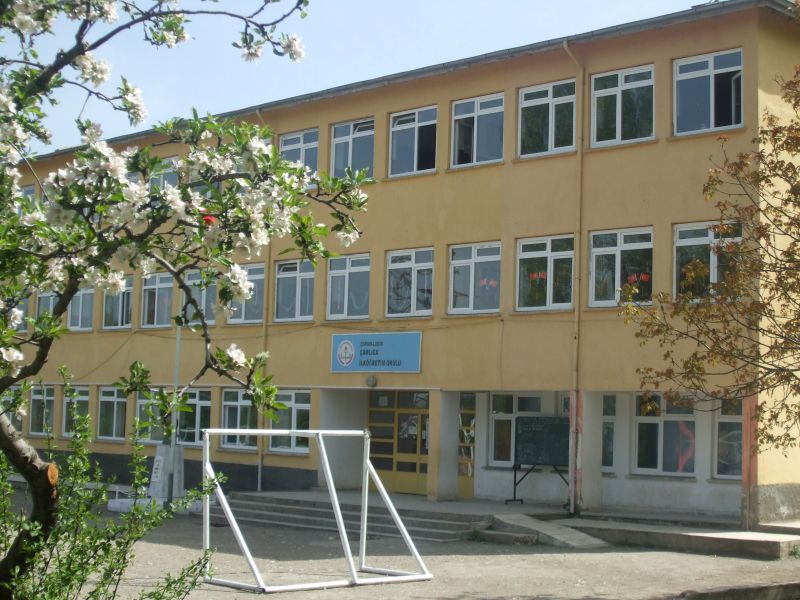 Çamlıca Ortaokulu 