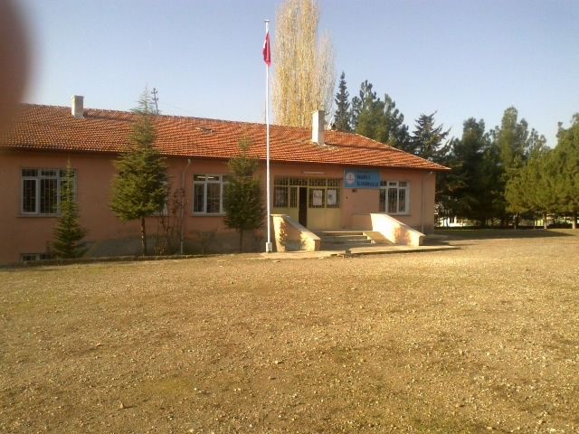 Narlı İlkokulu 