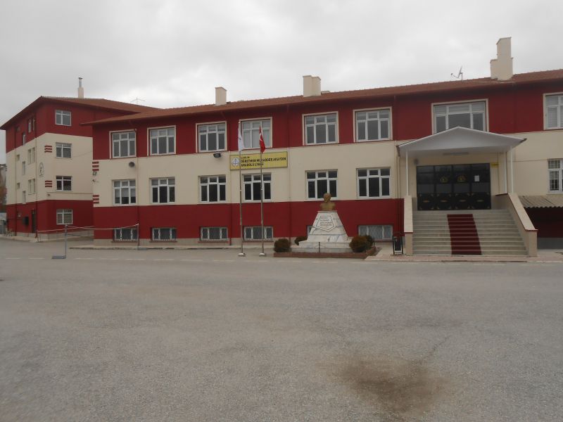 Öğretmen Mukadder Akaydın Anadolu Lisesi 