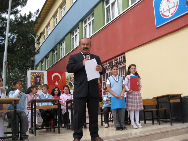 Atatürk İlkokulu 