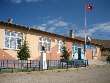 Karahacip Şehit Erdal Öztaş Ortaokulu 