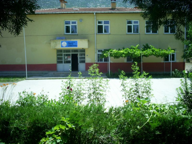 Yumrutaş Ortaokulu 