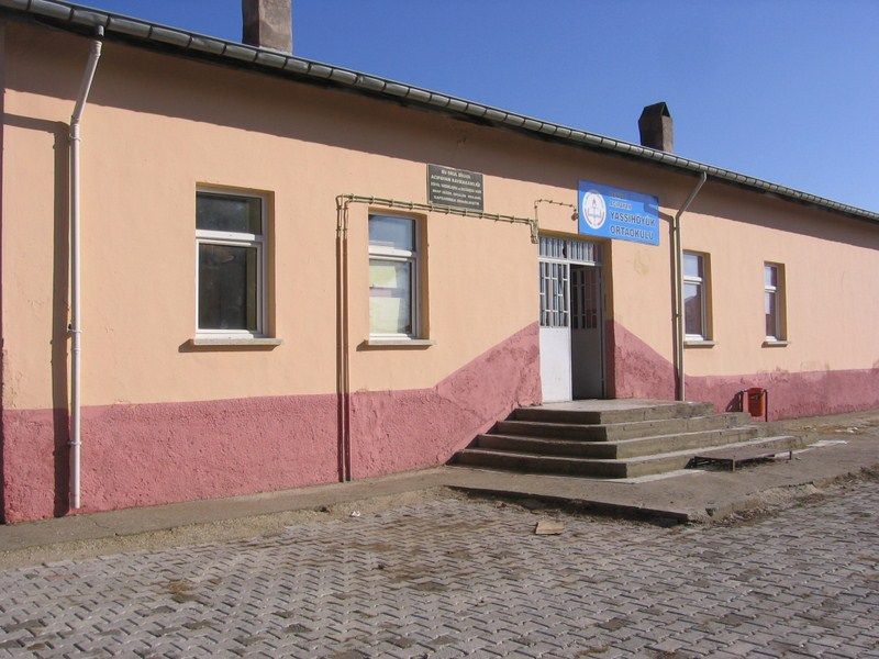 Yassıhöyük Ortaokulu 