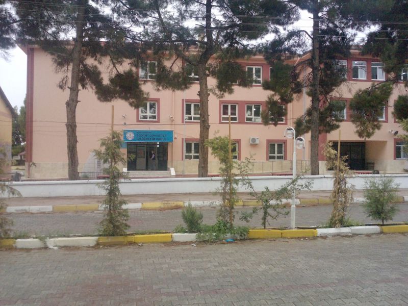 Cumhuriyet İlkokulu 