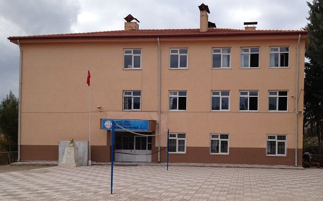 Güzelyurt Ortaokulu 