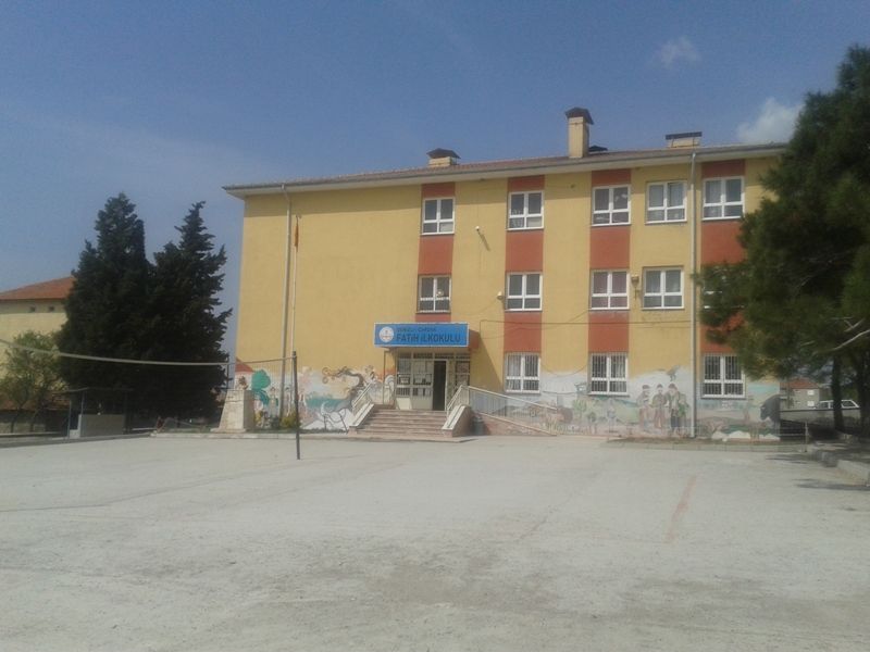 Fatih İlkokulu 