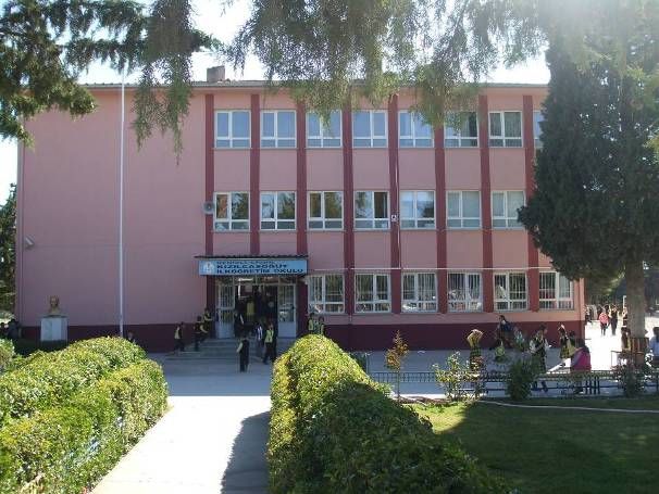 Kızılcasöğüt İlkokulu 