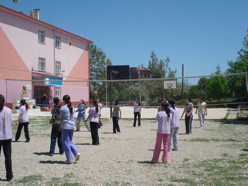 Rasime Kameroğlu İlkokulu 