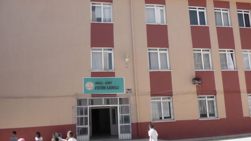 Eziler Mustafa Kaçmaz Ortaokulu 