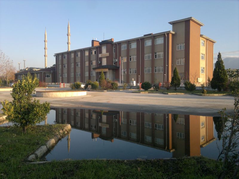 İl Özel İdaresi 75. Yıl Mesleki Ve Teknik Anadolu Lisesi 