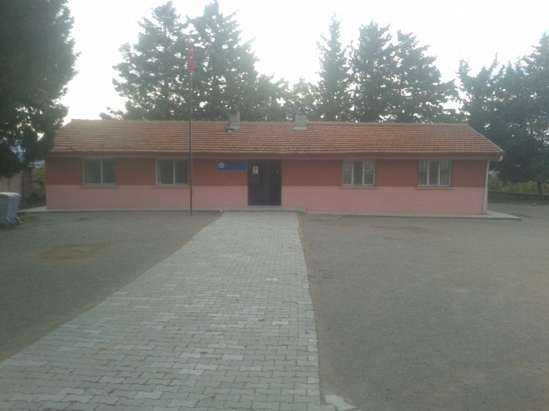 Adamharmanı İlkokulu 