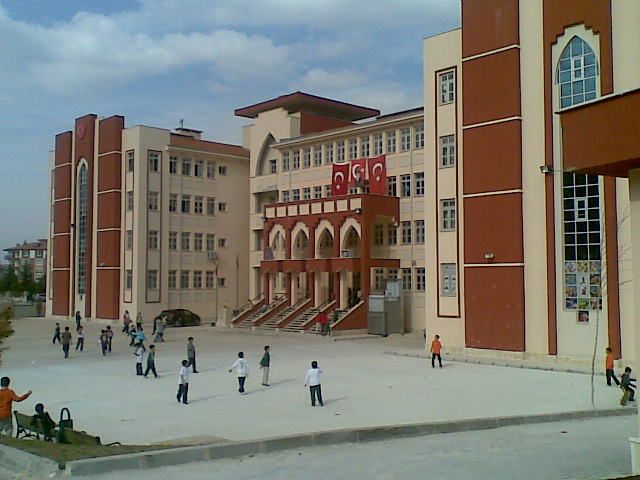 Osman Özgür İlkokulu 