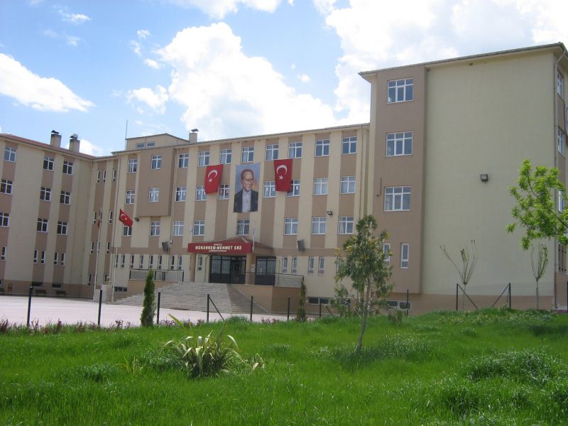 Mükerrem - Mehmet Eke İlkokulu 