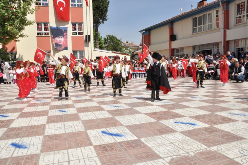 İstiklal Fitnat - Ahmet Engin İlkokulu 