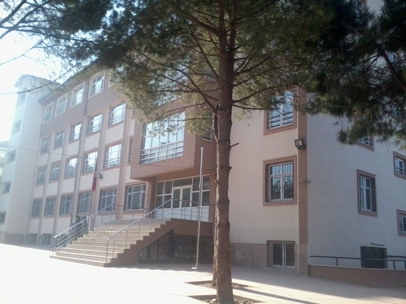 Hüsamettin Kulaklı İlkokulu 
