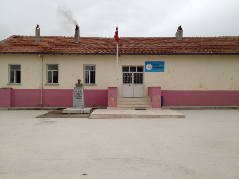 Belenardıç Şehit Bekir Ertürk İlkokulu 