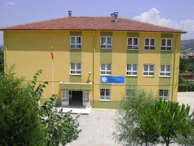 Tekkeköy İlkokulu 