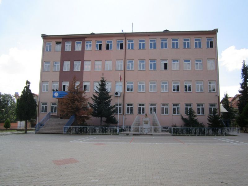 Kızılca Hacı Mehmet Arslan Ortaokulu 