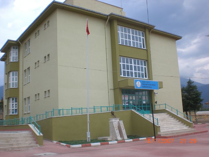Yorga Hacı Fatma Topalan Ortaokulu 