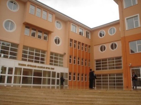 Bağlar İstanbul Büyükşehir Belediyesi Kiptaş Mesleki Ve Teknik Anadolu Lisesi 