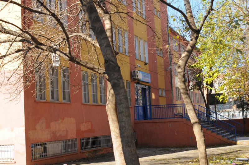 Hüseyin Uluğ İlkokulu 