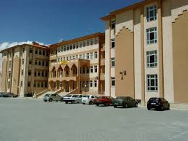 Atatürk Mesleki Ve Teknik Anadolu Lisesi 